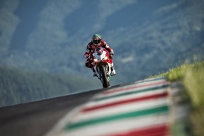 开云体育在线-恩佐的魔法，当新西兰的橄榄球心脏在几内亚的鼓点中搏动