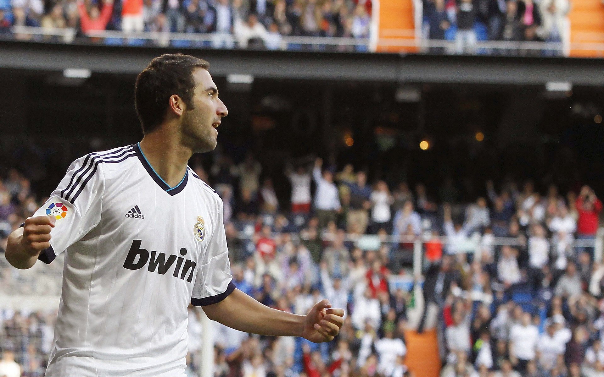 黄喜灿的绝杀与伊朗的子弹,当体育成为战争的回响