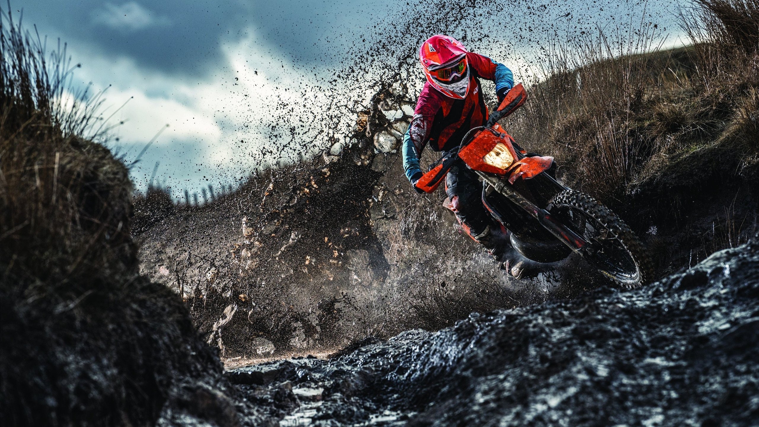 牙买加巅峰对决胜出委内瑞拉，布雷默点燃赛场，当闪电劈开石油的海洋